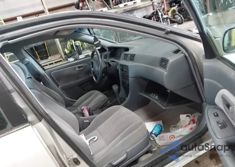 2001 Toyota Camry Ce из США, поврежденный, VIN 4T1BG22K01U015098